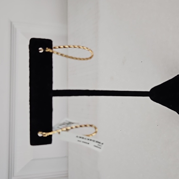 NWT Saks Fifth Avenue 14k Gold Twist Earrings - Picture 1 of 6